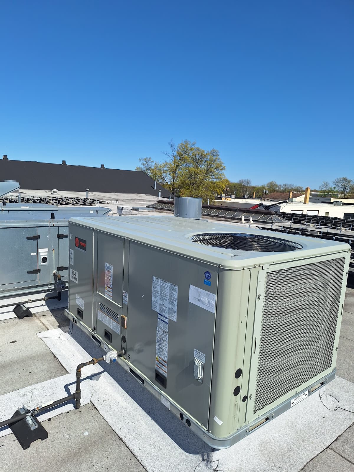 Equipo industrial de climatización en planta
